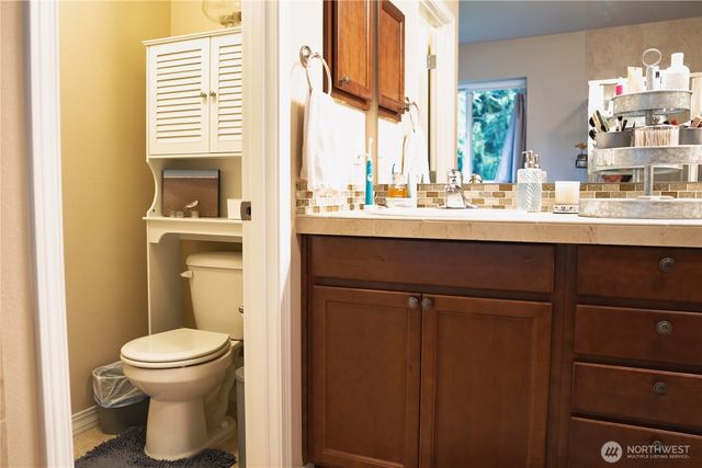 27661 Mcintosh Loop NE, Kingston, WA 98346