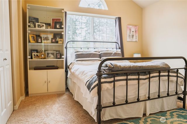 27661 Mcintosh Loop NE, Kingston, WA 98346