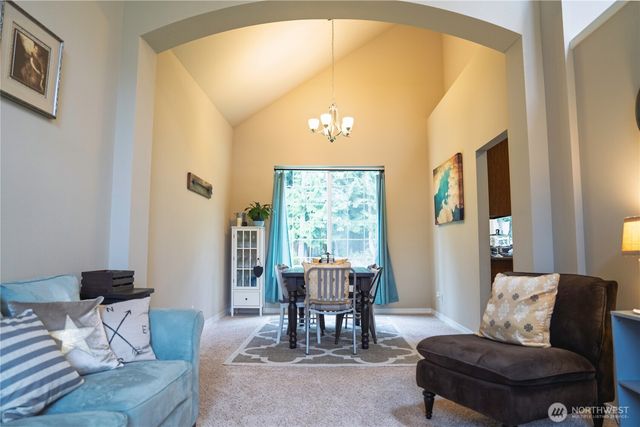 27661 Mcintosh Loop NE, Kingston, WA 98346