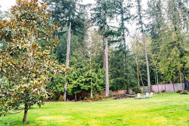 27661 Mcintosh Loop NE, Kingston, WA 98346