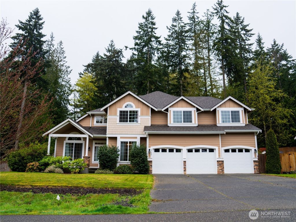 27661 Mcintosh Loop NE, Kingston, WA 98346