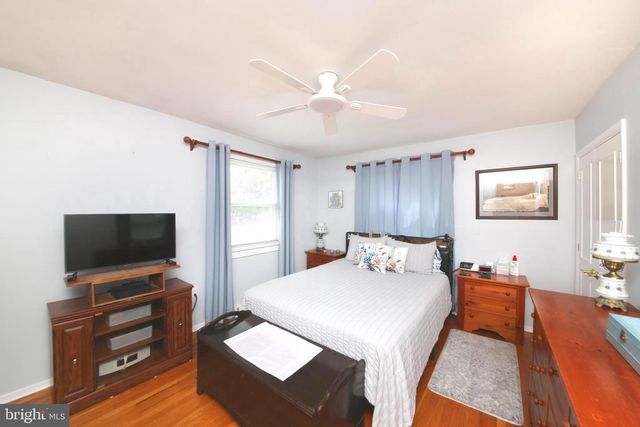 1448 WHEATON LN, North Wales, PA 19454