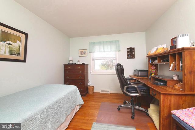 1448 WHEATON LN, North Wales, PA 19454