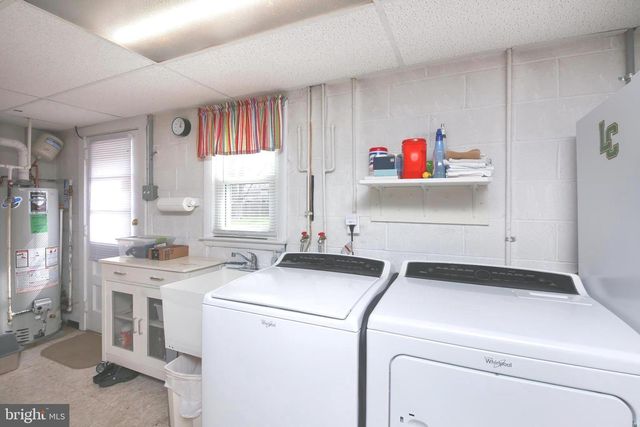 1448 WHEATON LN, North Wales, PA 19454