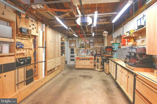 1448 WHEATON LN, North Wales, PA 19454