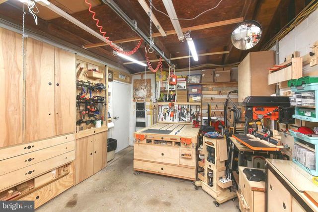 1448 WHEATON LN, North Wales, PA 19454