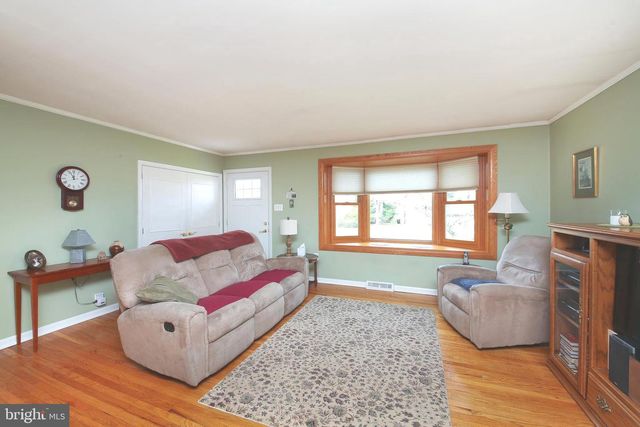 1448 WHEATON LN, North Wales, PA 19454