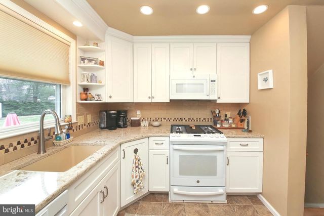 1448 WHEATON LN, North Wales, PA 19454