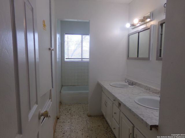 4835 Gus Eckert Rd Apt 3, San Antonio, TX 78240