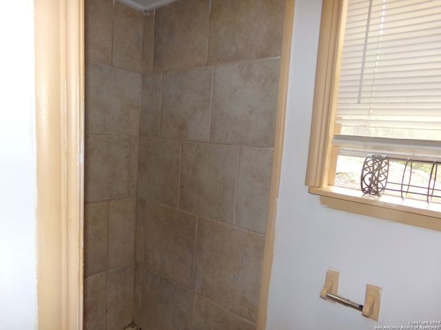 4835 Gus Eckert Rd Apt 3, San Antonio, TX 78240