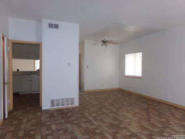 4835 Gus Eckert Rd Apt 3, San Antonio, TX 78240