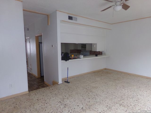 4835 Gus Eckert Rd Apt 3, San Antonio, TX 78240