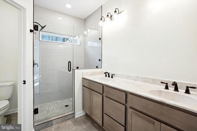 14 HOOPERS RUN LN, Richardsville, VA 22736