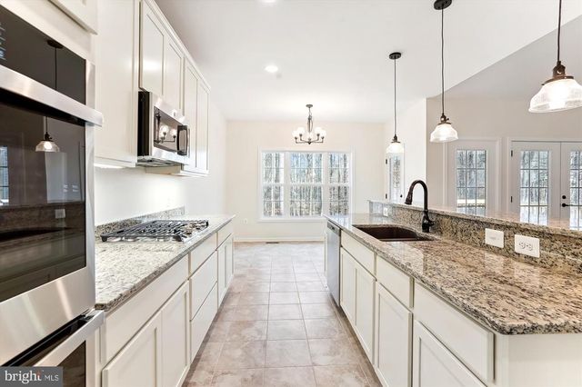 14 HOOPERS RUN LN, Richardsville, VA 22736
