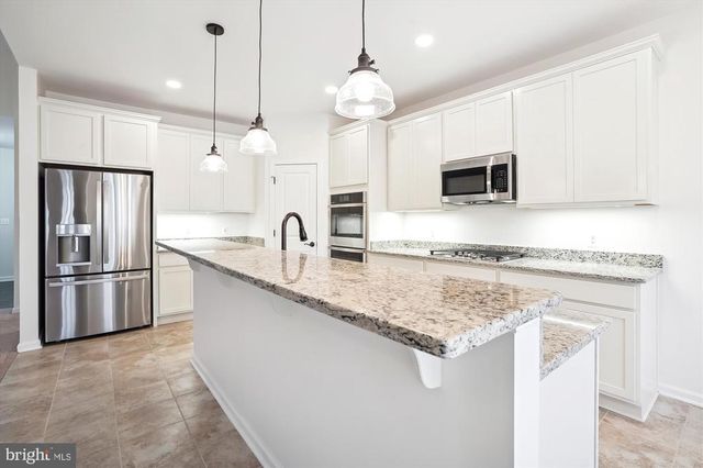 14 HOOPERS RUN LN, Richardsville, VA 22736