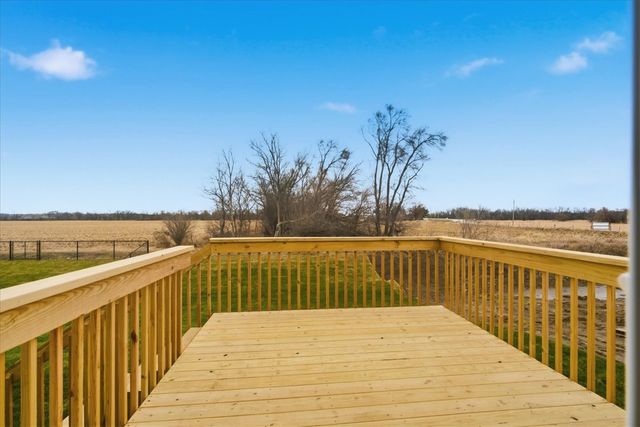 121 Hackberry Dr, Palo, IA 52324