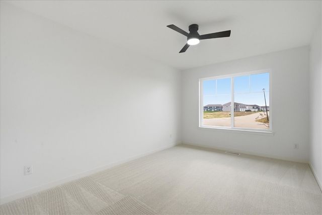 121 Hackberry Dr, Palo, IA 52324