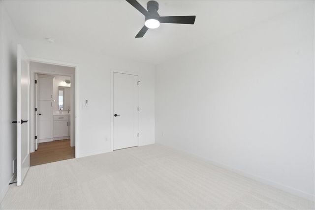 121 Hackberry Dr, Palo, IA 52324