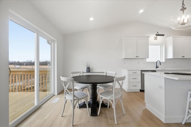 121 Hackberry Dr, Palo, IA 52324