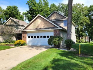 913 Clark Street Se, Lowell City, MI 49331