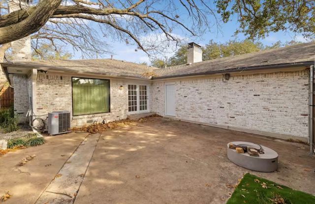 9005 Villa Park Circle, Dallas, TX 75225