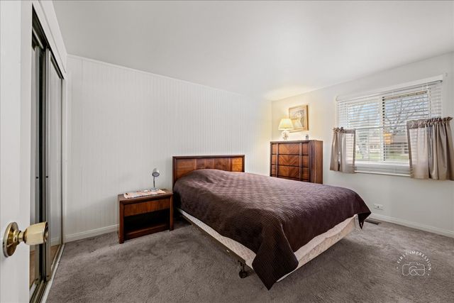 631 Venice Court, Schaumburg, IL 60193