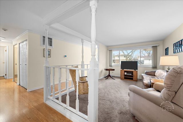 631 Venice Court, Schaumburg, IL 60193