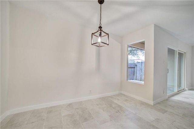 2600 Penny LN 118, Austin, TX 78757