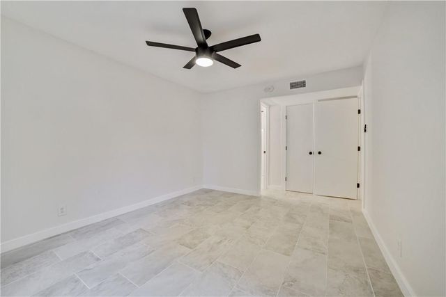 2600 Penny LN 118, Austin, TX 78757