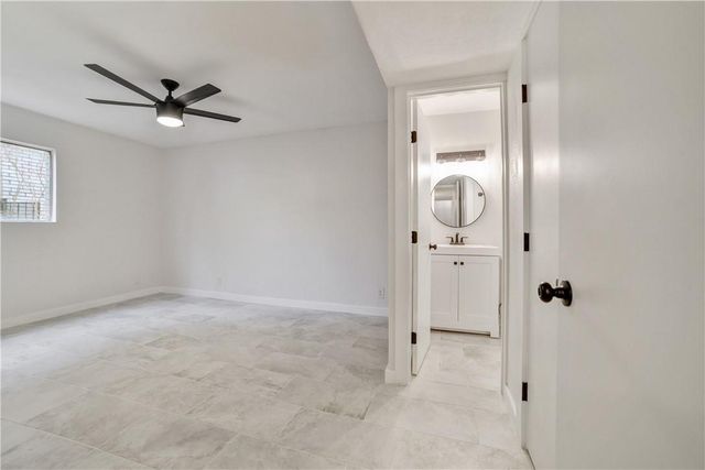 2600 Penny LN 118, Austin, TX 78757