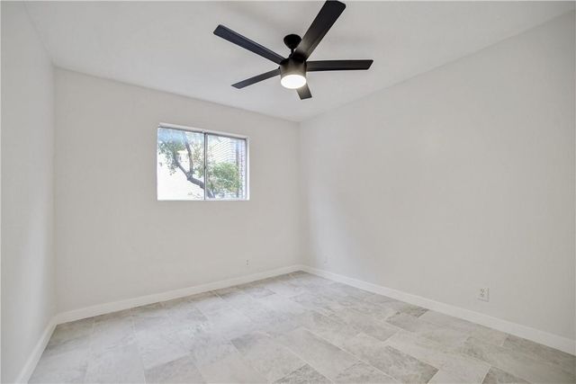 2600 Penny LN 118, Austin, TX 78757