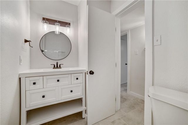 2600 Penny LN 118, Austin, TX 78757