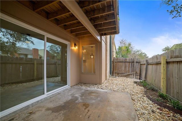 2600 Penny LN 118, Austin, TX 78757