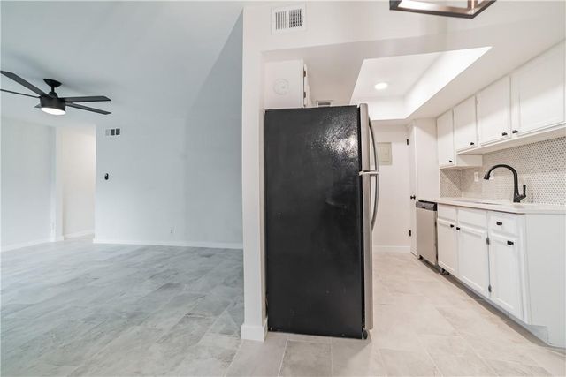 2600 Penny LN 118, Austin, TX 78757