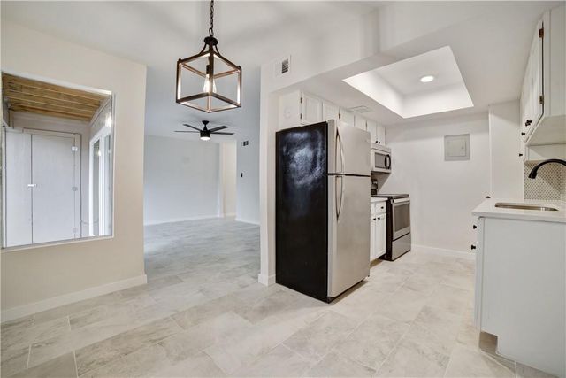 2600 Penny LN 118, Austin, TX 78757