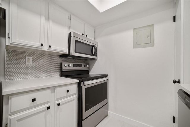 2600 Penny LN 118, Austin, TX 78757