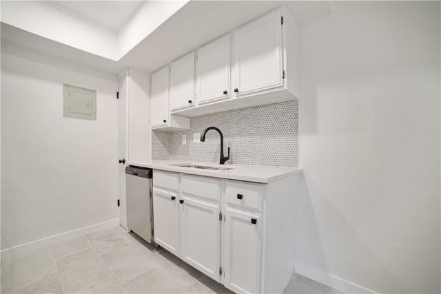 2600 Penny LN 118, Austin, TX 78757