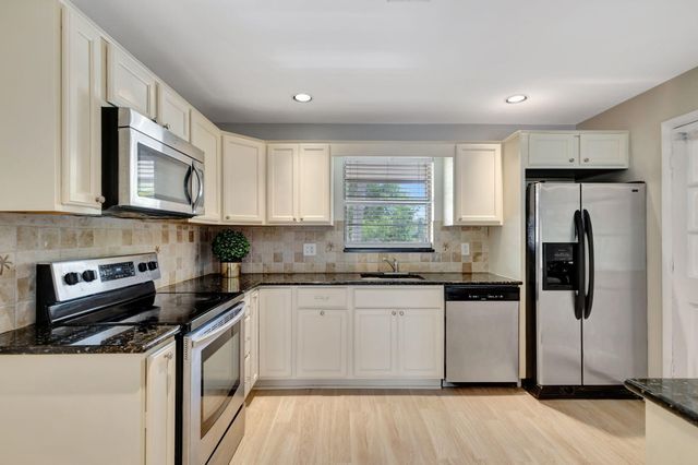 10789 N Military Trail 6, Palm Beach Gardens, FL 33410