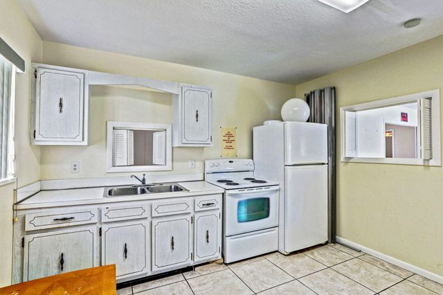 10789 N Military Trail 6, Palm Beach Gardens, FL 33410