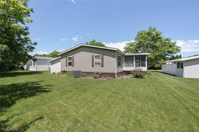 45 Periwinkle Drive, Olmsted Twp, OH 44138