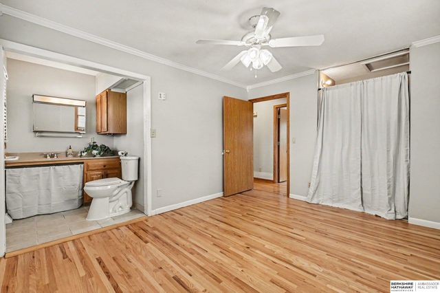 9142 Manderson Street, Omaha, NE 68134