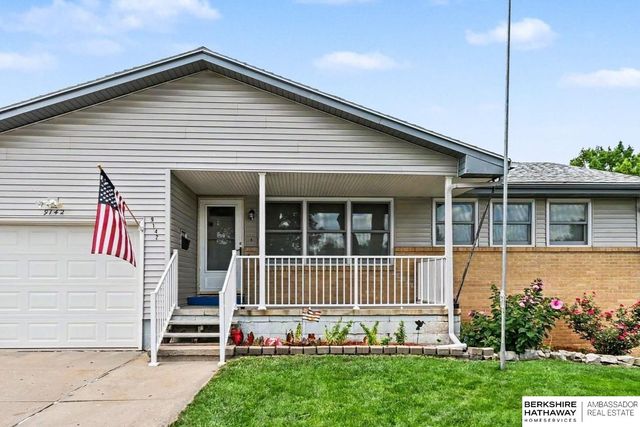 9142 Manderson Street, Omaha, NE 68134