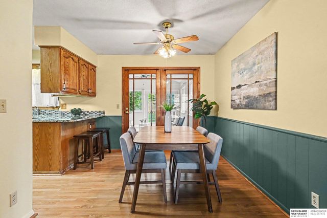 9142 Manderson Street, Omaha, NE 68134