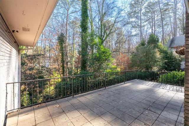 1570 Nantahalla NE Court, Atlanta, GA 30329