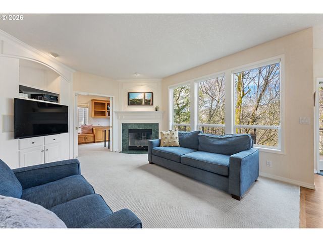 1546 Nw BENFIELD Dr, Portland, OR 97229