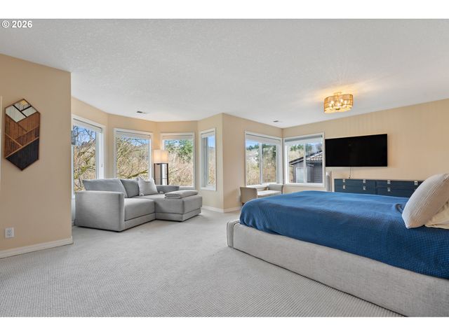 1546 Nw BENFIELD Dr, Portland, OR 97229