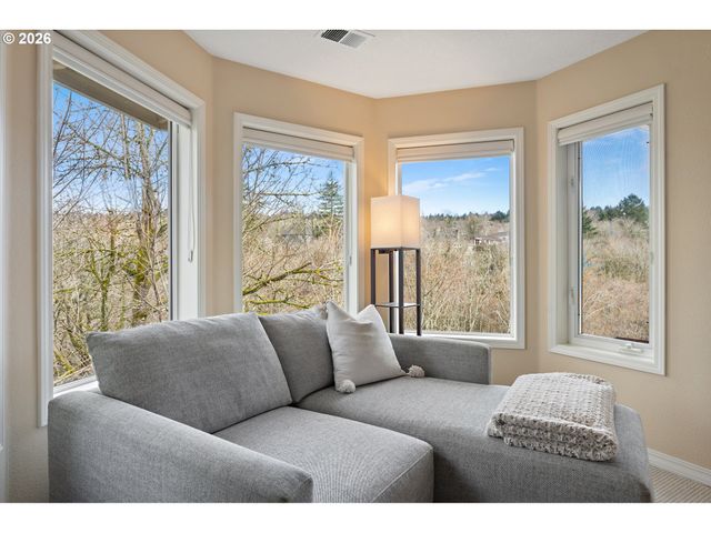 1546 Nw BENFIELD Dr, Portland, OR 97229