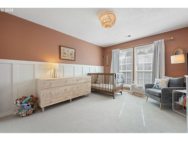 1546 Nw BENFIELD Dr, Portland, OR 97229