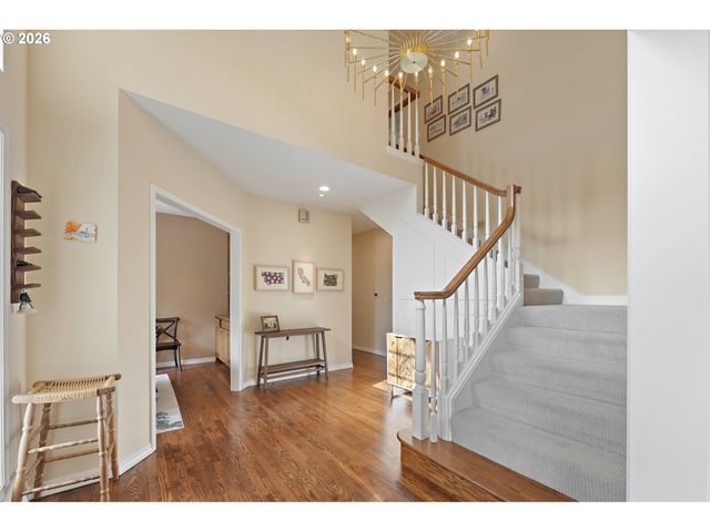 1546 Nw BENFIELD Dr, Portland, OR 97229