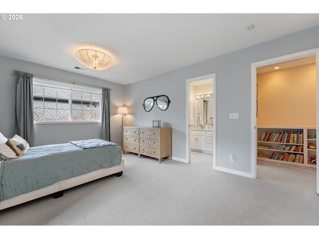 1546 Nw BENFIELD Dr, Portland, OR 97229